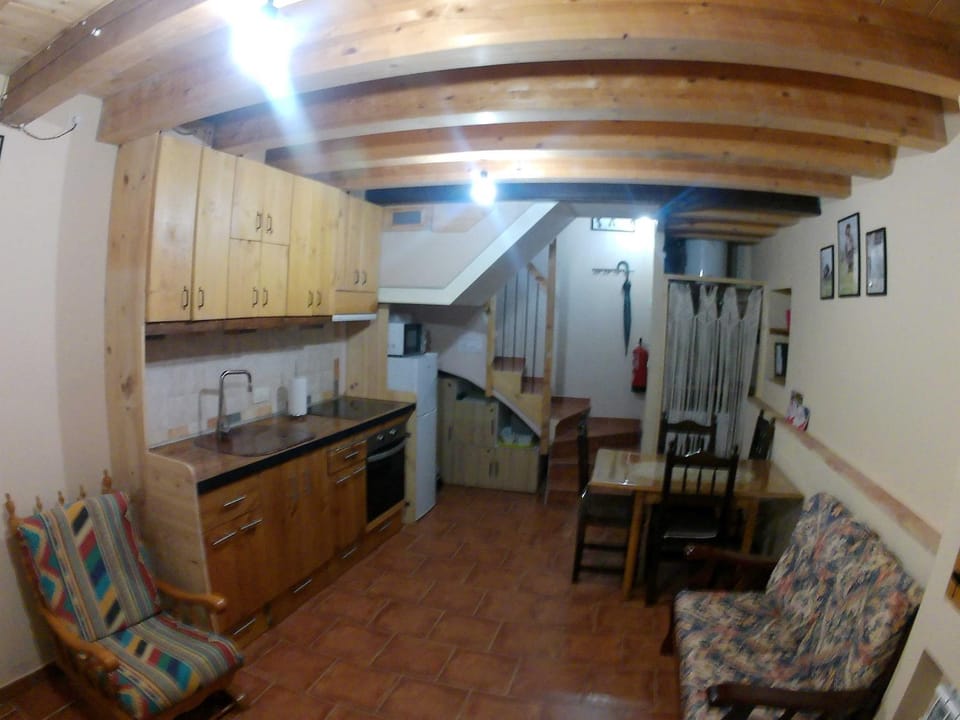 Kitchen or kitchenette, Living room, Dining area, oven, stove