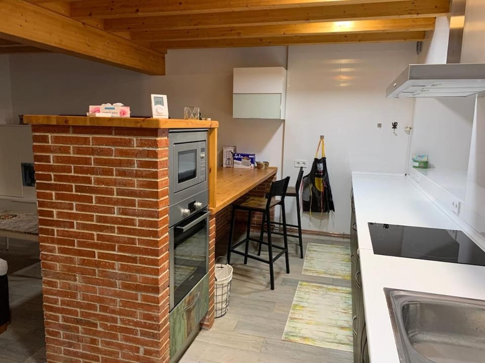 CASA DE LA LASTRA Luena House in Cantabria