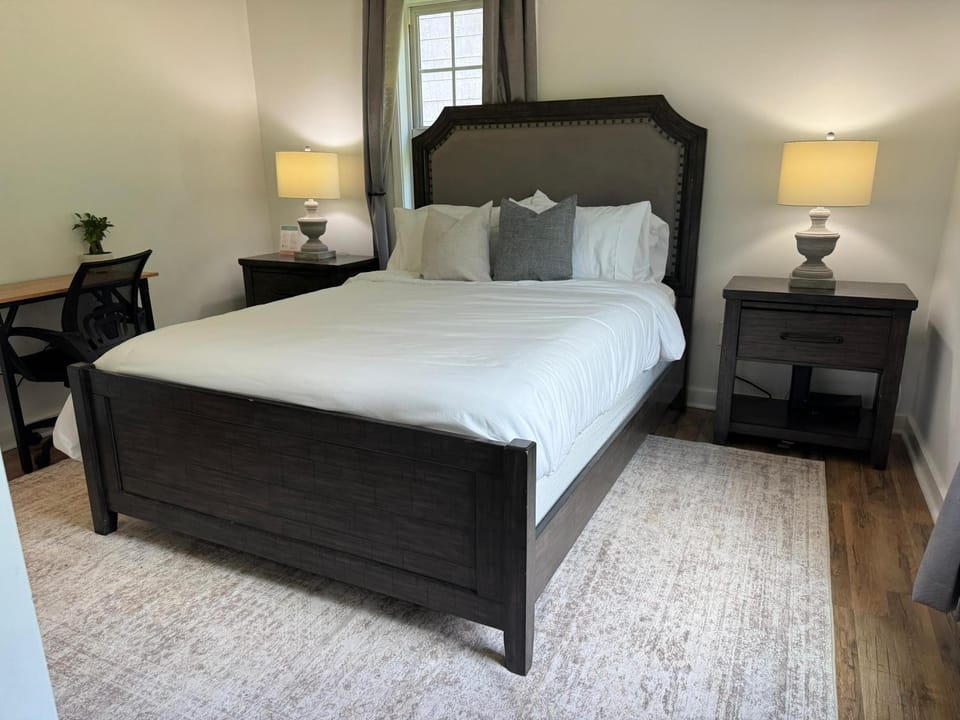 Bed, Photo of the whole room, Bedroom