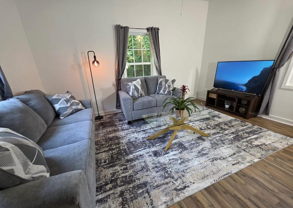 Communal lounge/ TV room, TV and multimedia, Living room