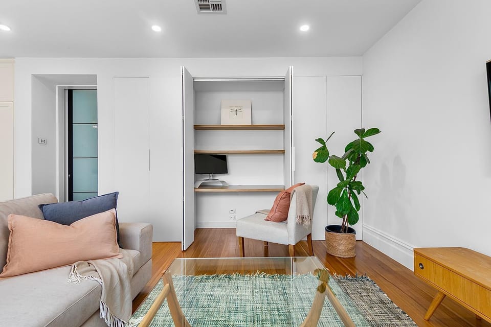 Living room, Seating area