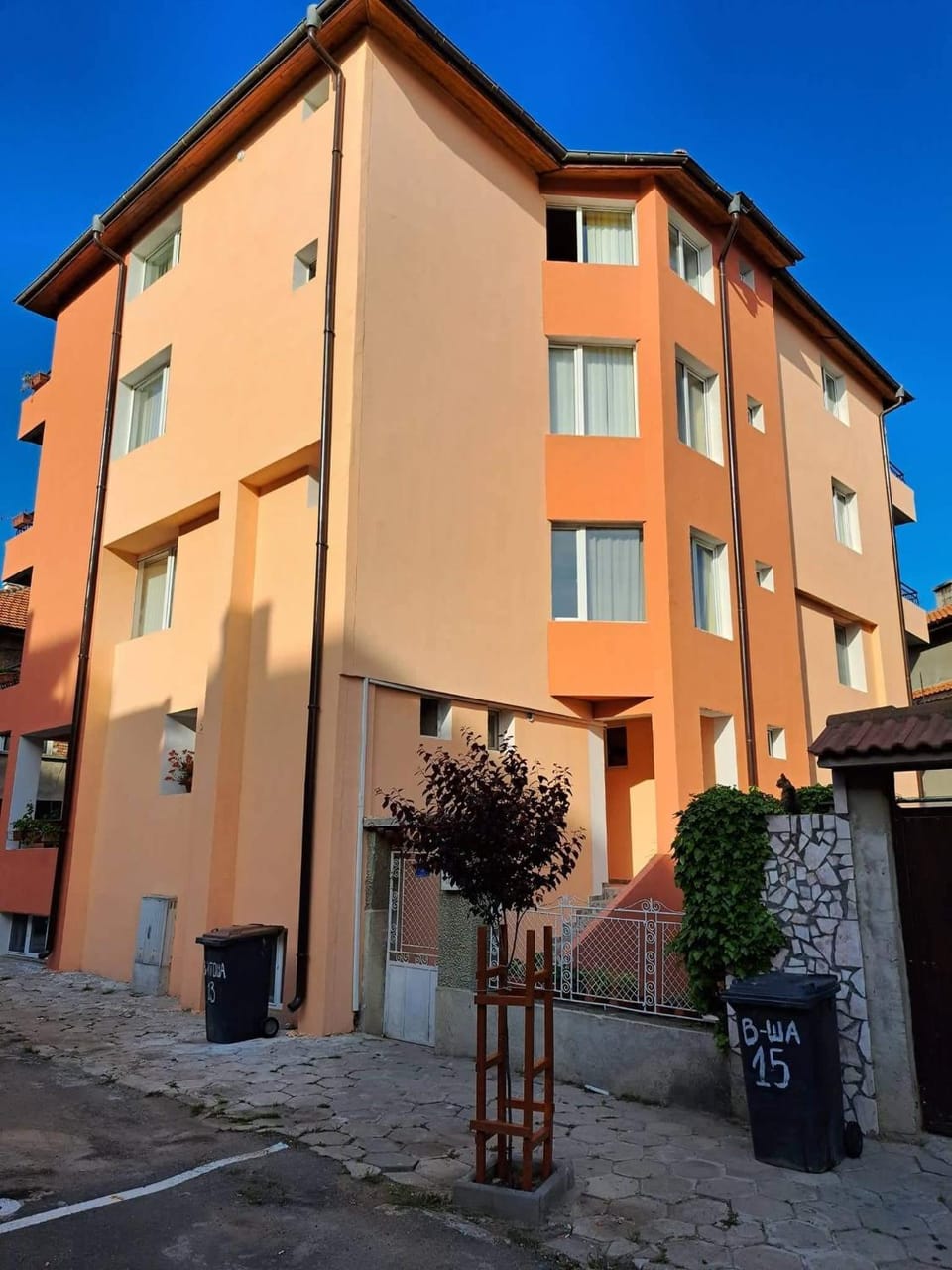 Property building, Day