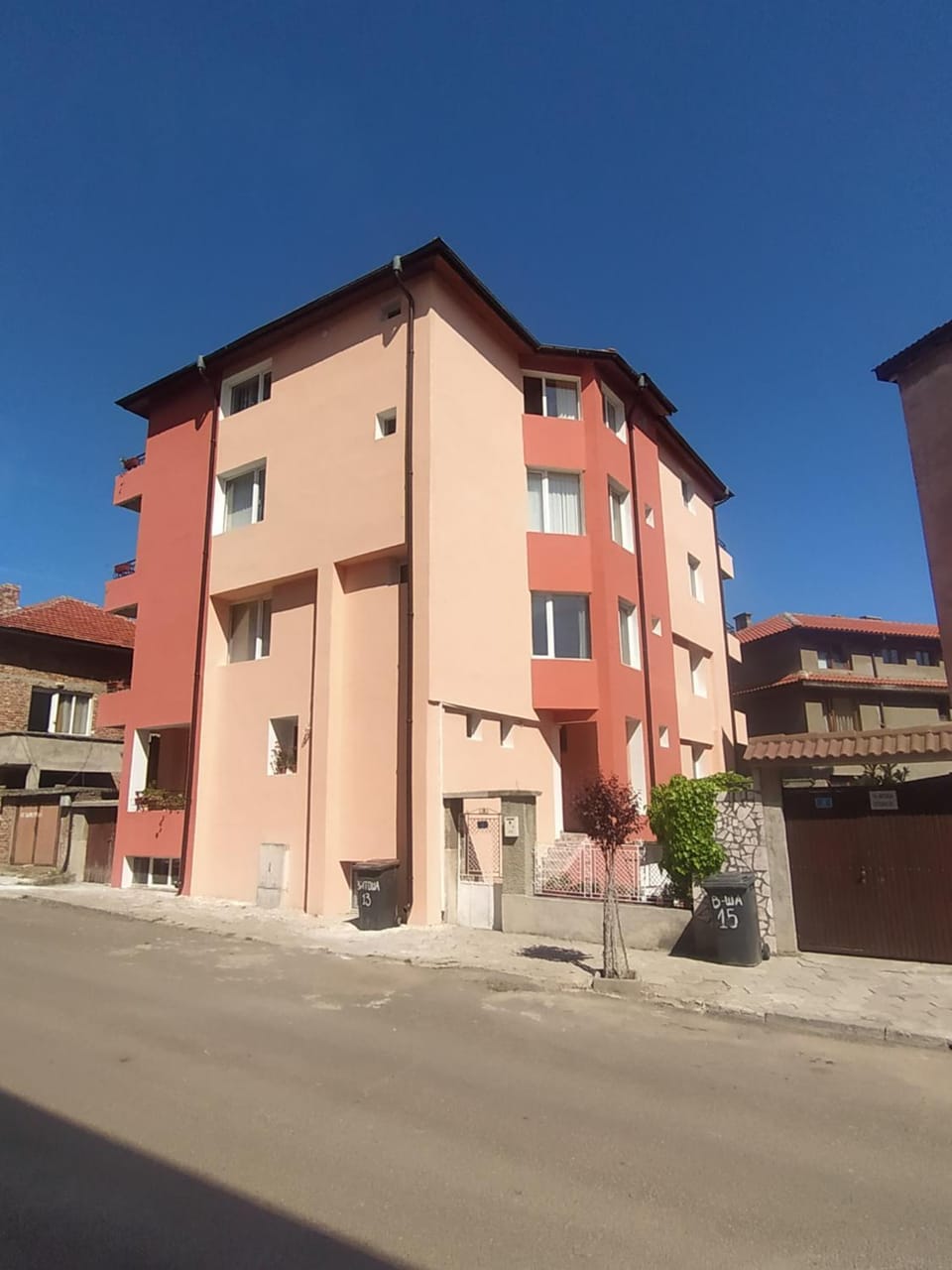 Property building, Day, Street view