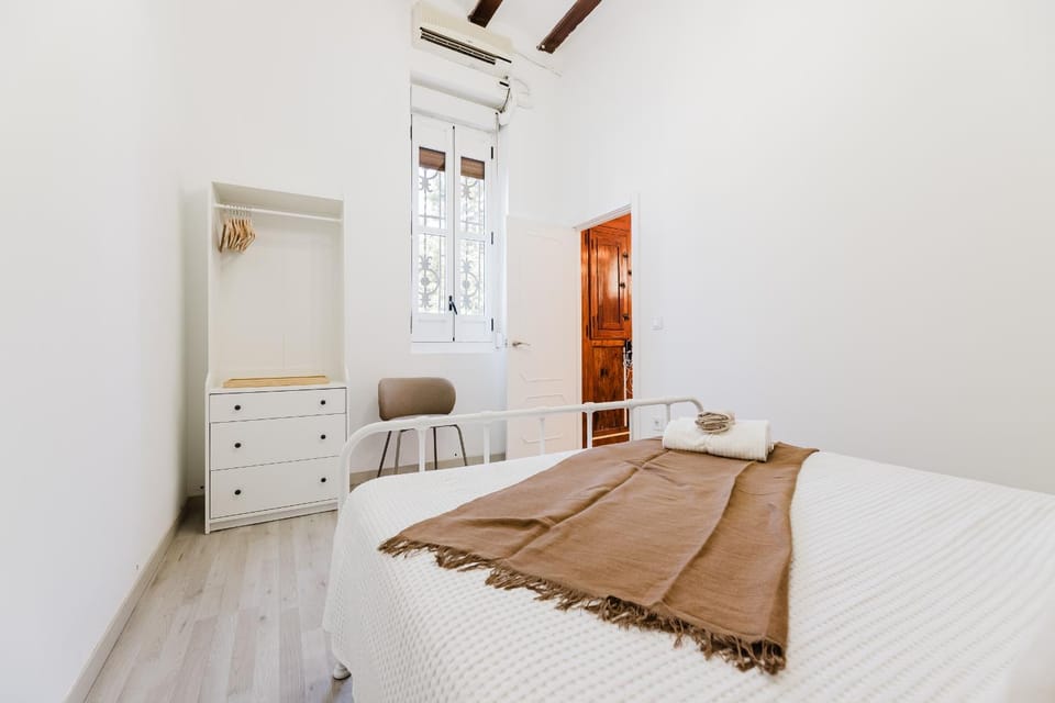 Bed, Photo of the whole room, Bedroom, wardrobe