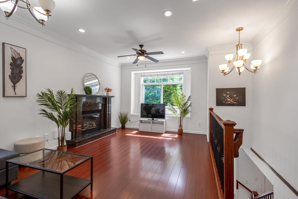 TV and multimedia, Living room, fireplace