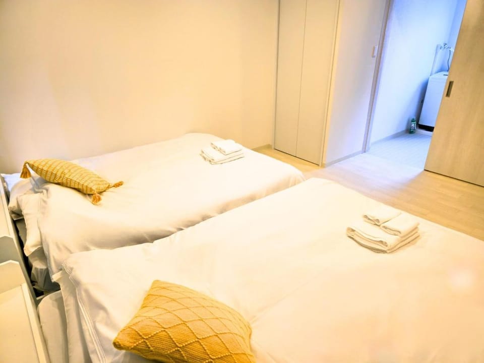 Crystal Jade 101 3 minutes to Osaka Station by train 2 floors Apartment in Osaka