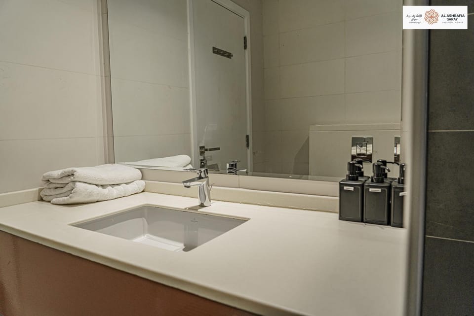 Bathroom, towels