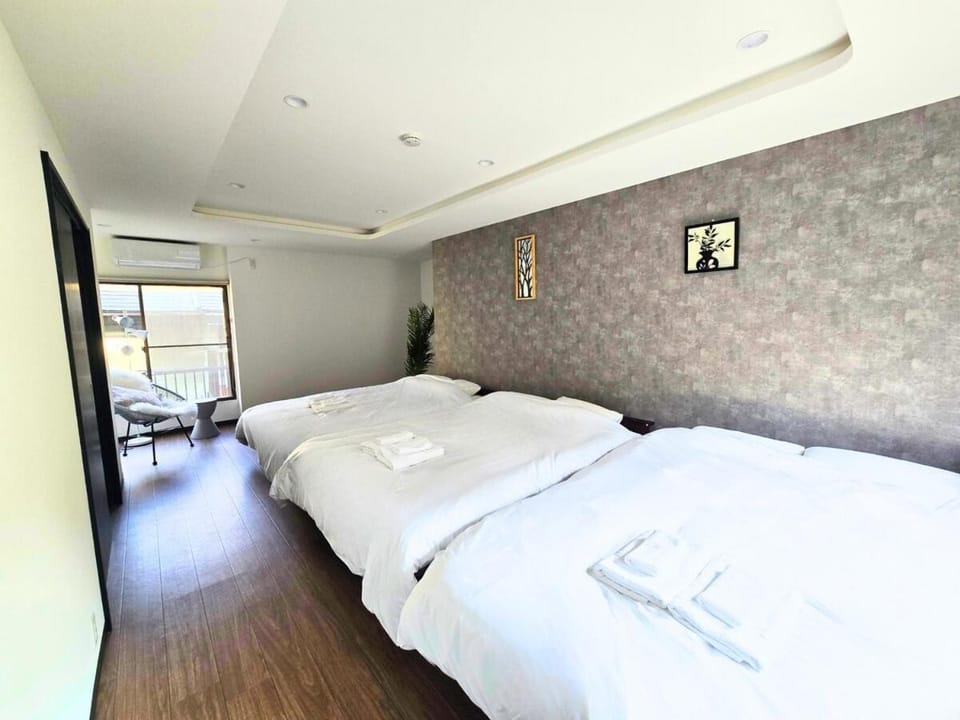 Crystal Jade102 A house in 2025 remodeled 9 beds available Apartment in Osaka
