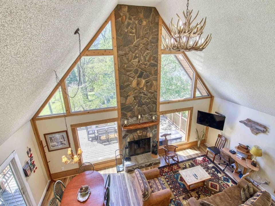 Outdoor fire! Game room! Elk! Brewery! View! House in Maggie Valley