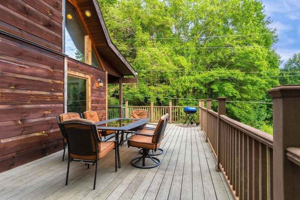 Outdoor fire! Game room! Elk! Brewery! View! House in Maggie Valley