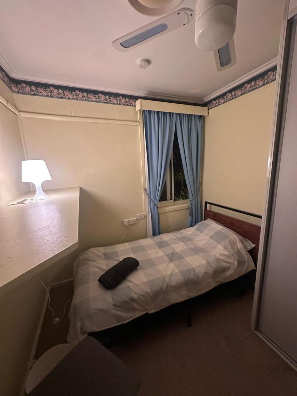 Superior Twin Room in Spacious and Modern Home - NR10 Vacation rental in Merrylands