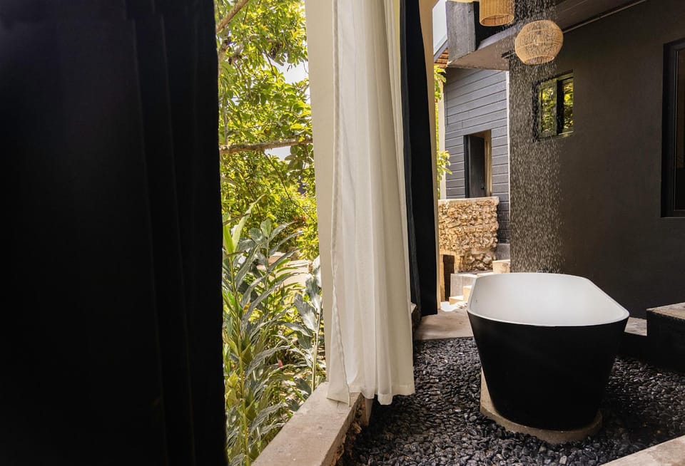TreeTops - New Designer Villa on top of Negril! Villa in Negril