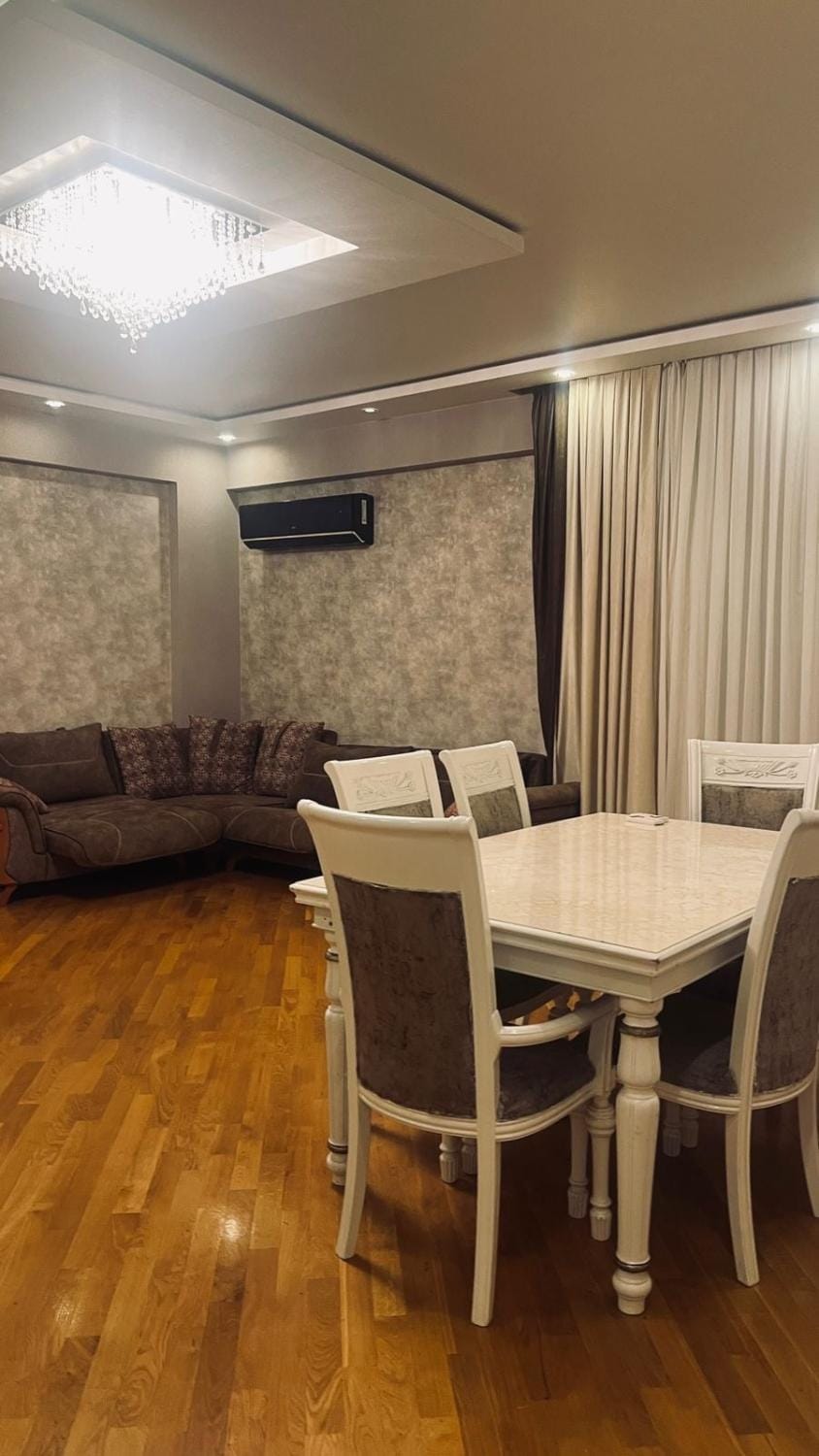 Elegant Home with Classic Touc Apartment in Baku