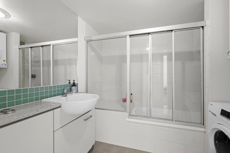 Bathroom, Bath