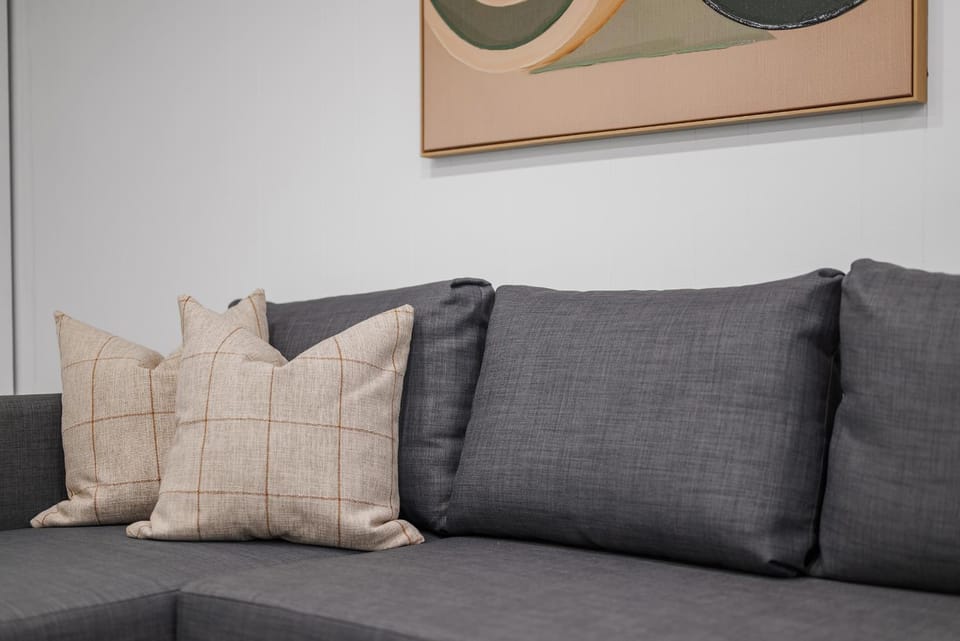 Modern and Quiet One Bedroom Apartment in Gibsonia, Pittsburgh, Unit 2 Apartment in Allegheny River
