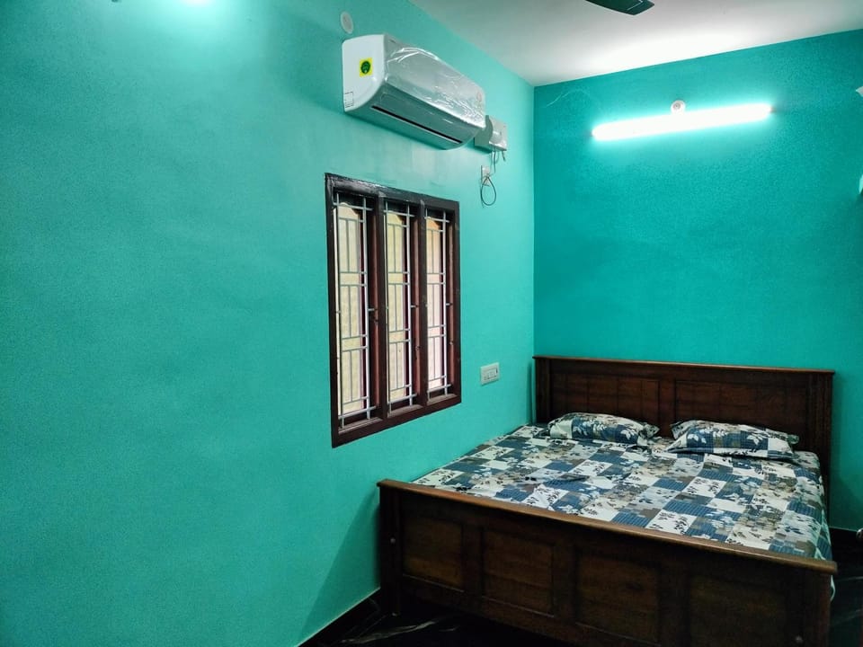 Bed, Bedroom, air conditioner