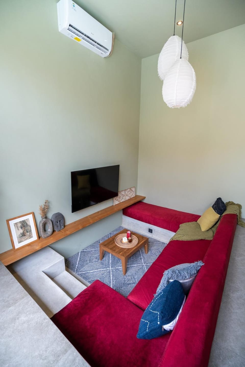 Living room, Seating area, air conditioner