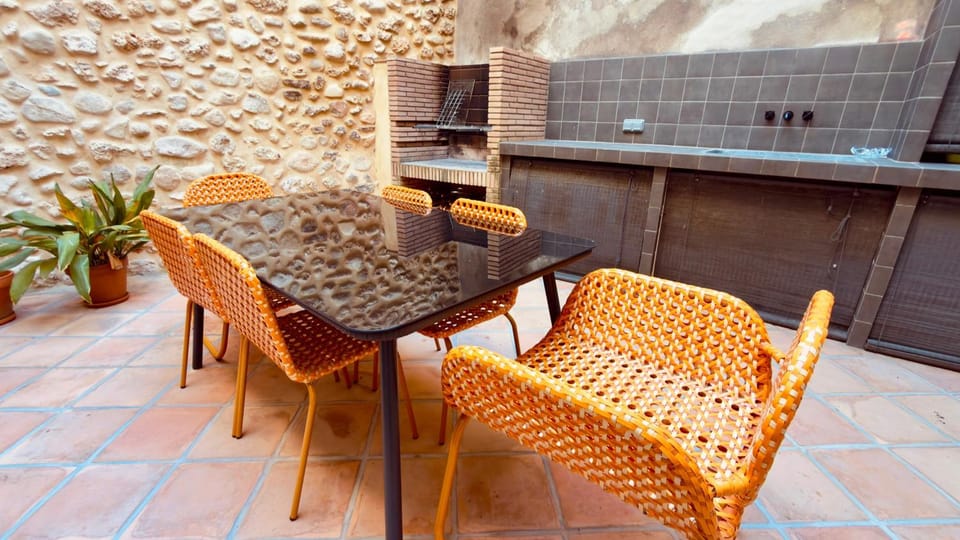 Patio, BBQ facilities