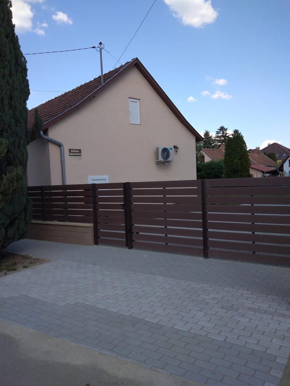 Facade/entrance
