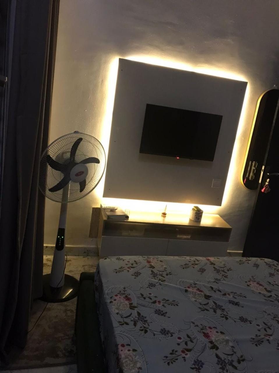 Bed, Bedroom