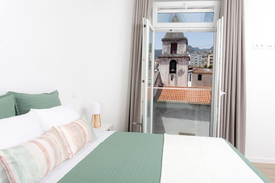 Bed, View (from property/room), Photo of the whole room, Bedroom