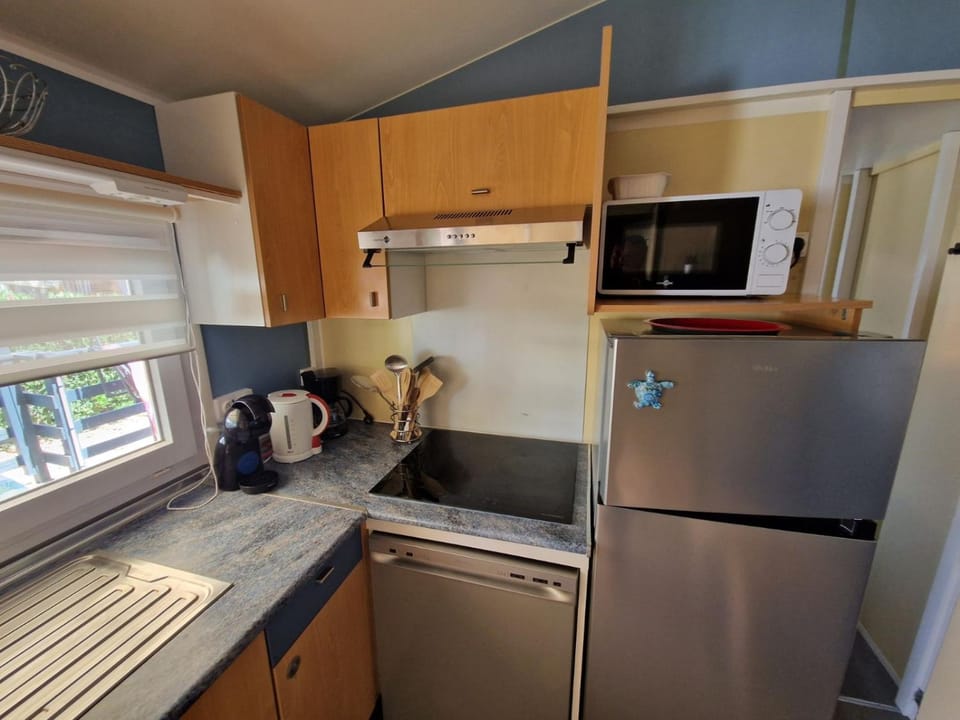 Mobil-home 4 personnes Europ Camping st Aygulf Campground/ 
RV Resort in Fréjus