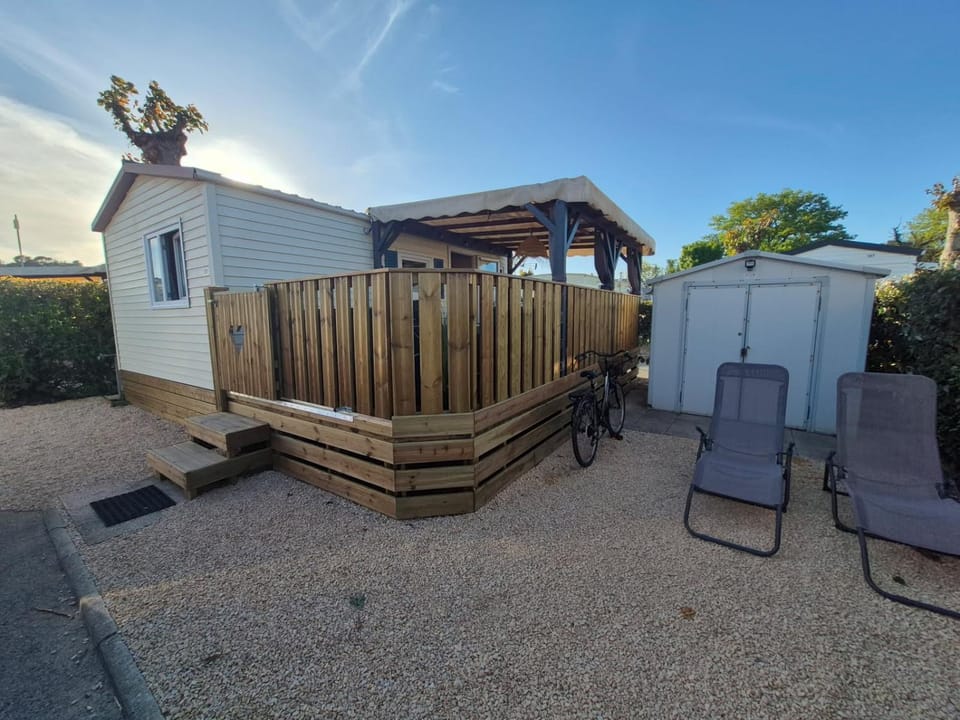 Mobil-home 4 personnes Europ Camping st Aygulf Campground/ 
RV Resort in Fréjus
