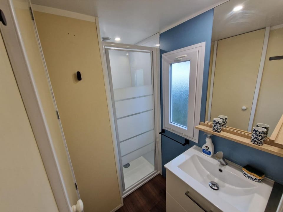 Mobil-home 4 personnes Europ Camping st Aygulf Campground/ 
RV Resort in Fréjus
