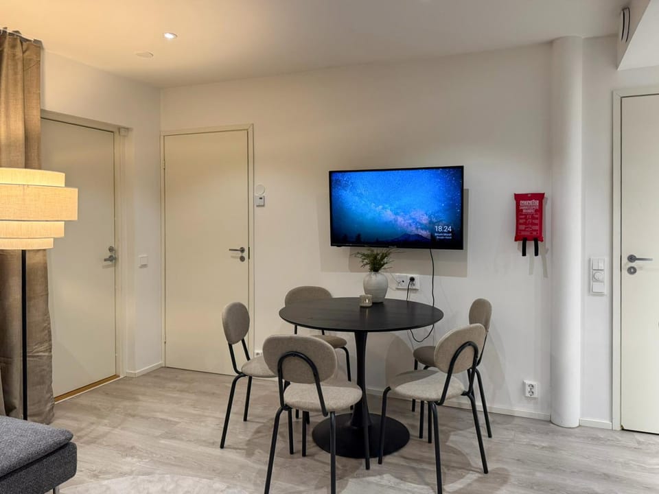 TV and multimedia, Dining area