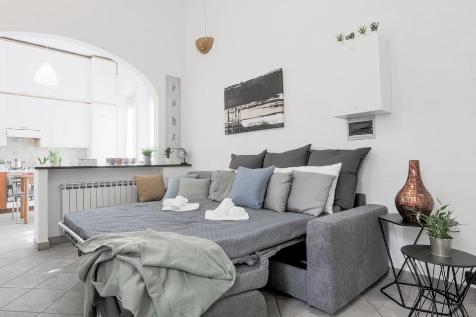 Bed, Living room