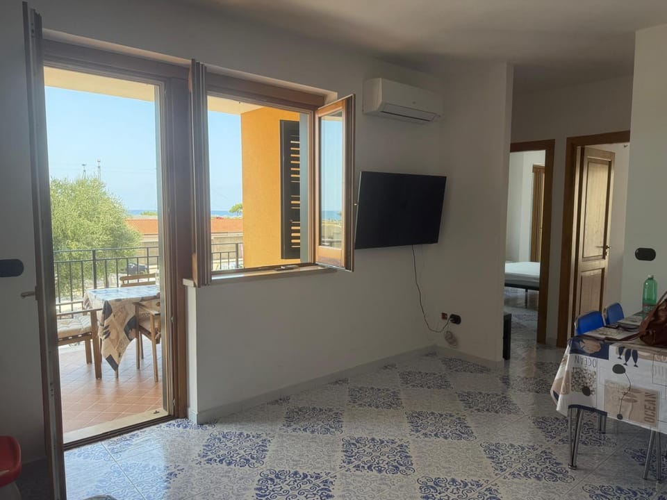 TV and multimedia, Dining area, air conditioner
