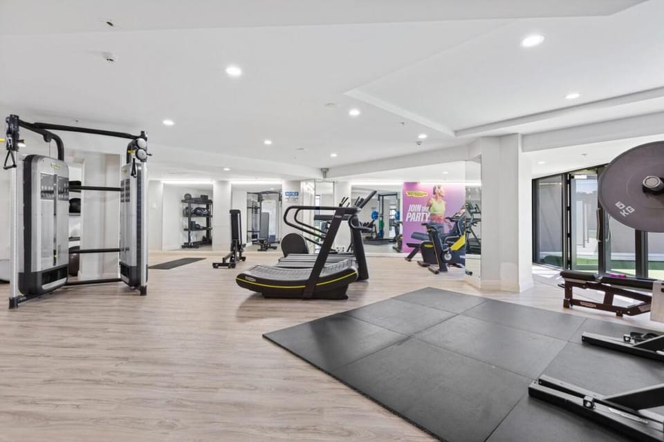 Style Comfort 1BR CarPark Tennis Gym 16th Flr Apartment in Auckland