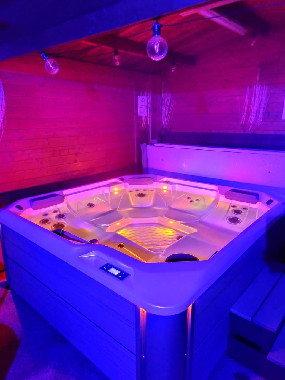 Hot Tub, Hot Tub