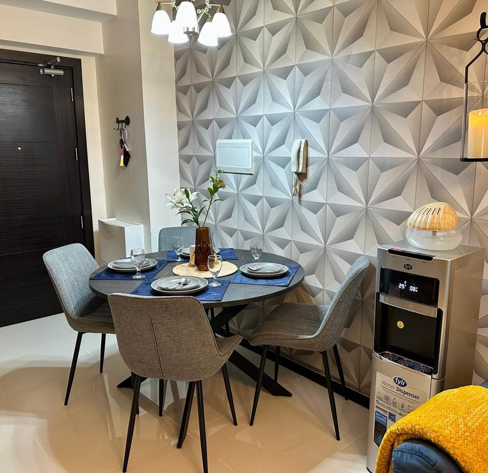 Stay at Downtown Suite 2 in BGC, Taguig City Apartment hotel in Makati
