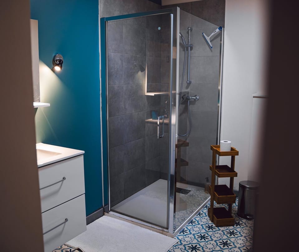 Shower, Bathroom