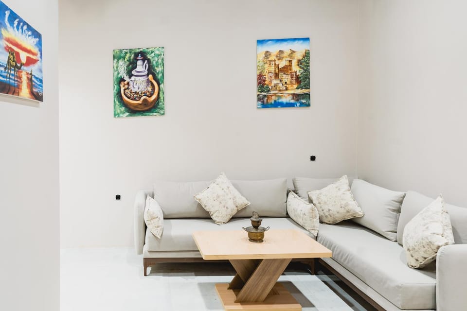 Living room, Decorative detail, Seating area
