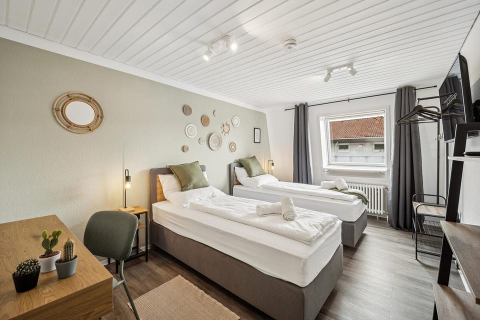 Bed, TV and multimedia, Photo of the whole room, Bedroom, wardrobe