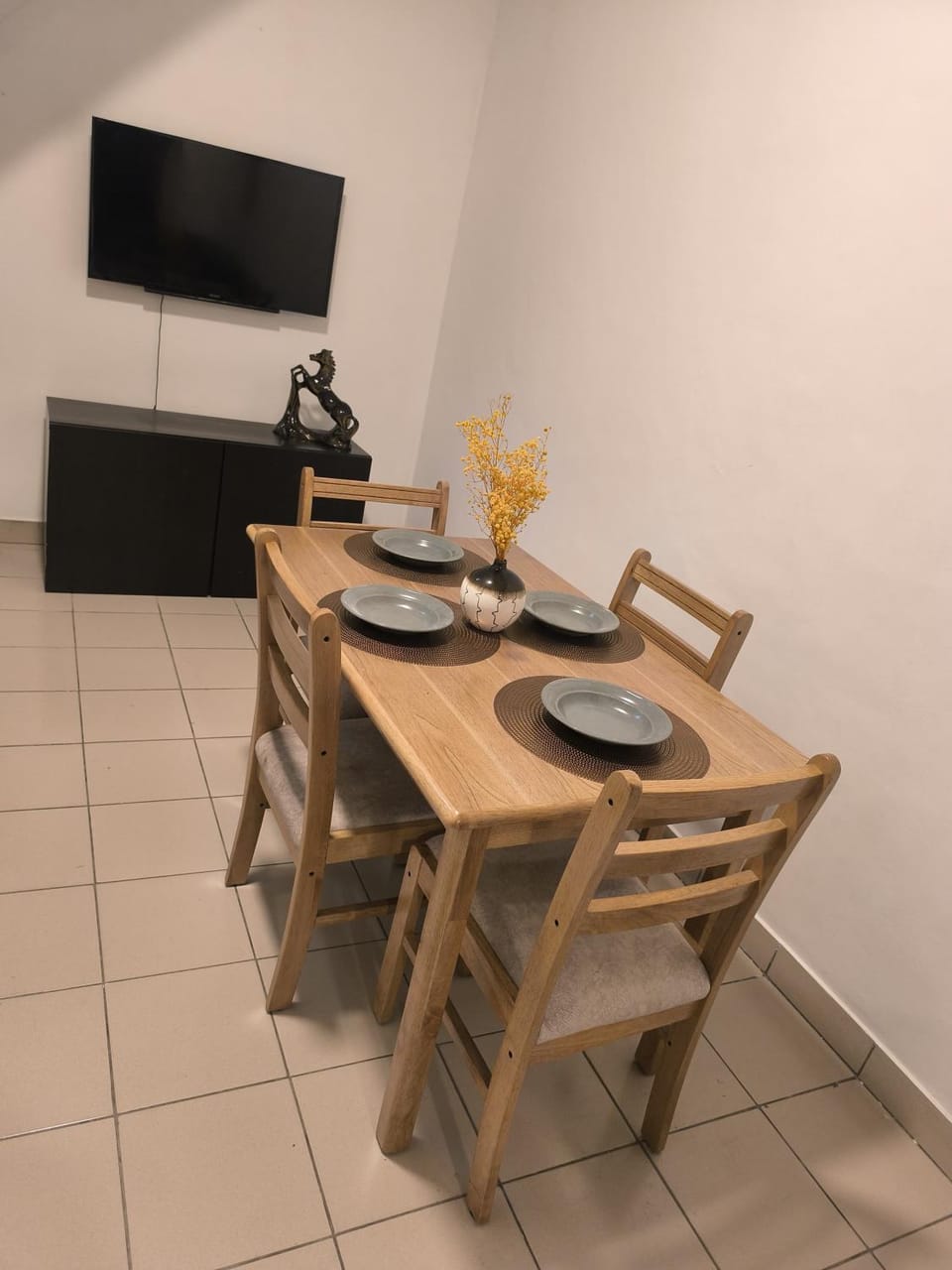 TV and multimedia, Dining area