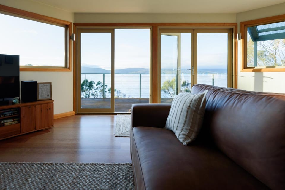 Scenic Getaway with Breathtaking Water Views House in South Bruny