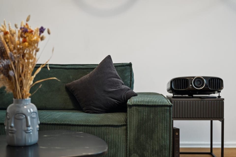 Communal lounge/ TV room, TV and multimedia, Living room, Seating area