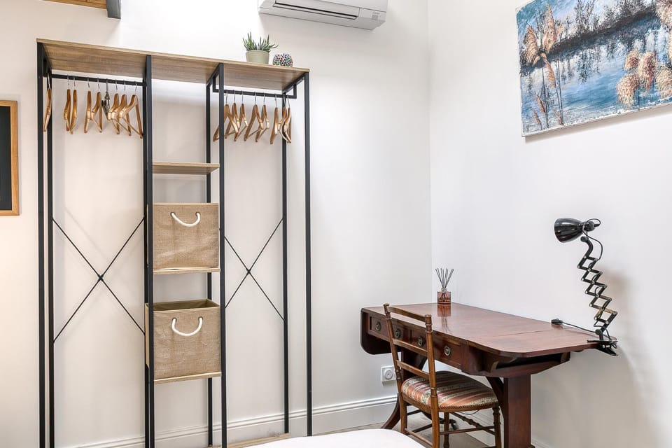 Appartement d'Artiste climatisé au cœur des ruelles médiévales Apartment in Auvergne-Rhône-Alpes