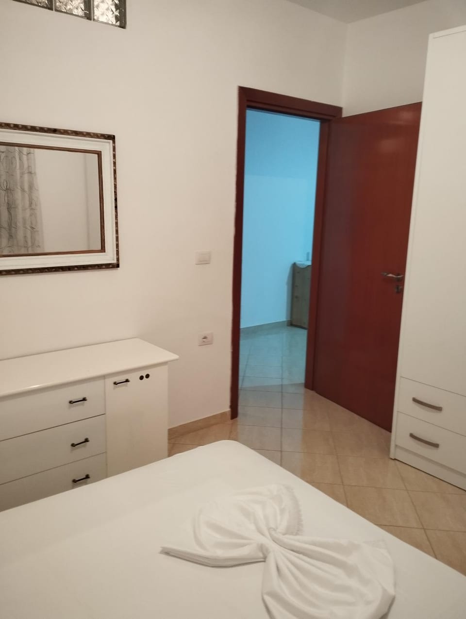 Apartament Rruga Sazan pran Kraal Hotel Apartment in Vlorë