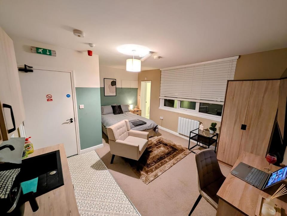 Private studio bathroom and ensuite Apartment in Hartlepool