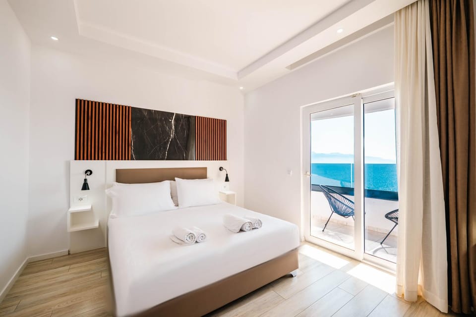 Bed, Photo of the whole room, Bedroom, Sea view, towels