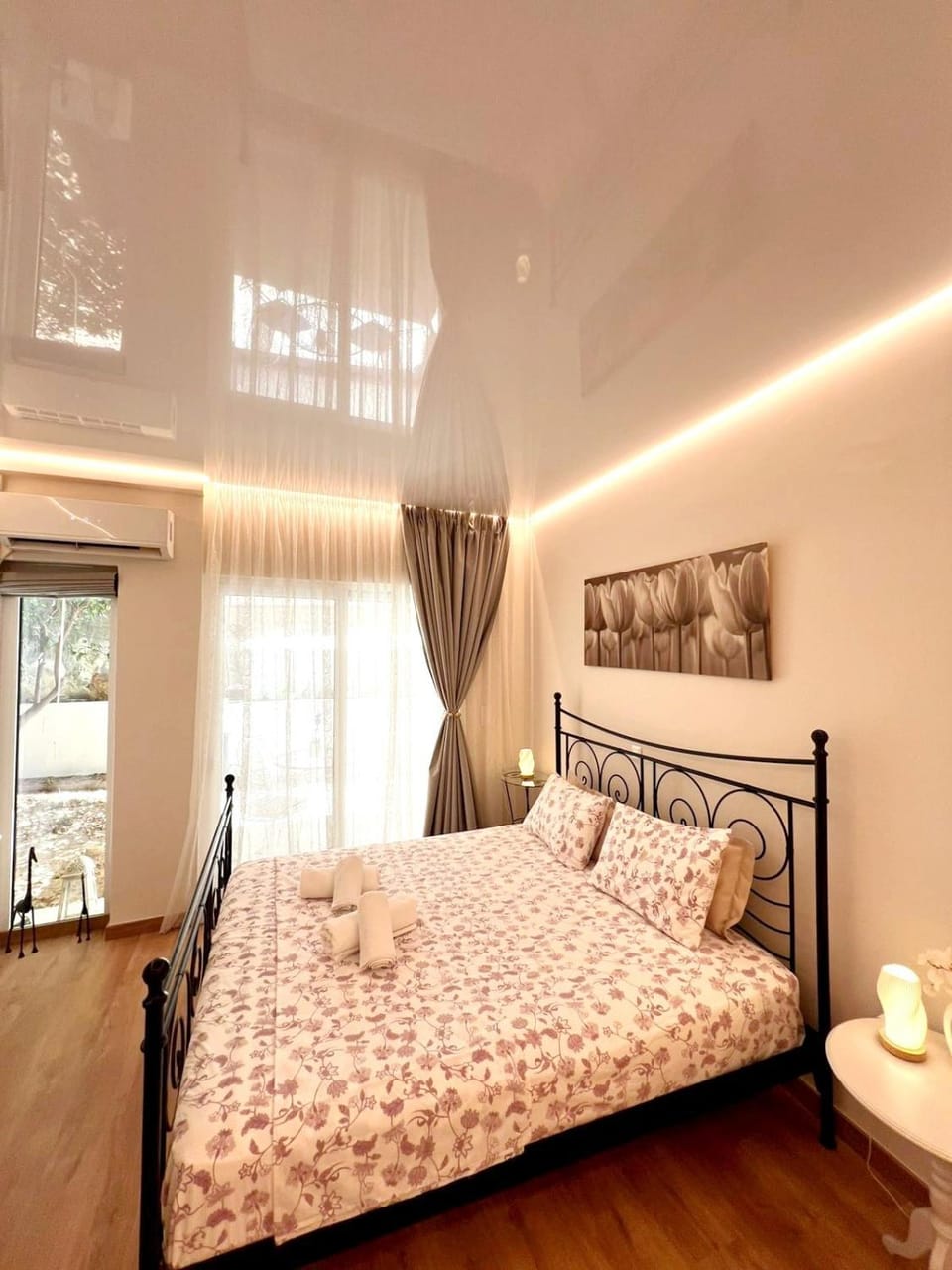 Modern familiar house under Acropolis Apartment in Athens
