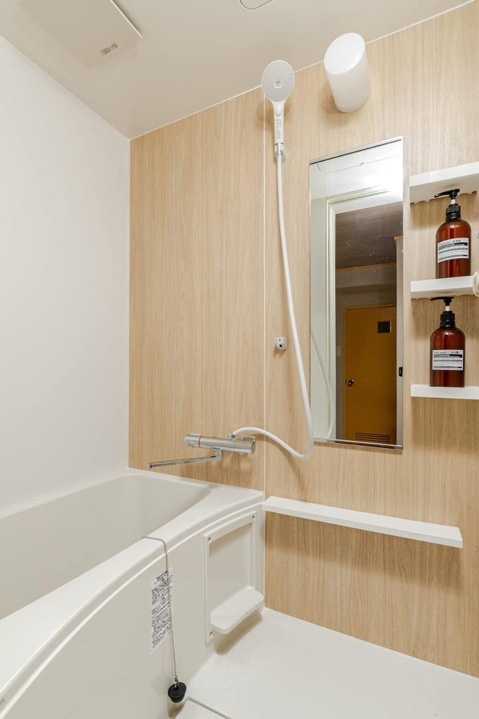 Family Stay Namba Shinsaibashi & Dotonbori 6Pax with Kitchen Apartment in Osaka