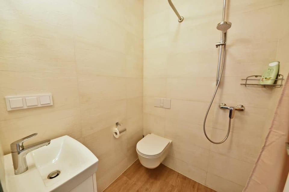 Domillion 3bdr 2bath New Apt w free parking V1020 Apartment in Vilnius