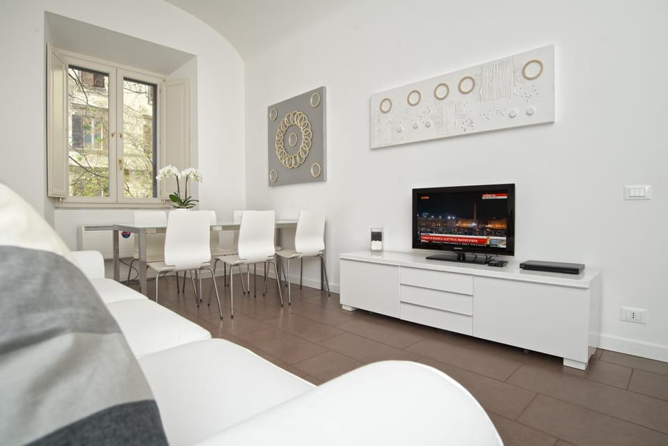 Day, Living room