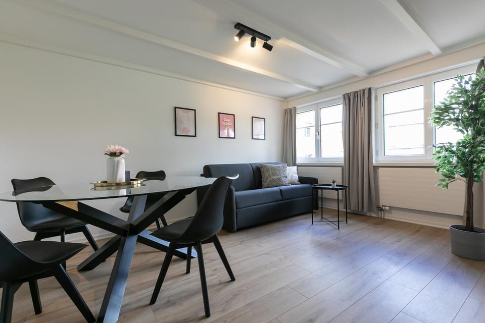 Living room, Seating area, Dining area