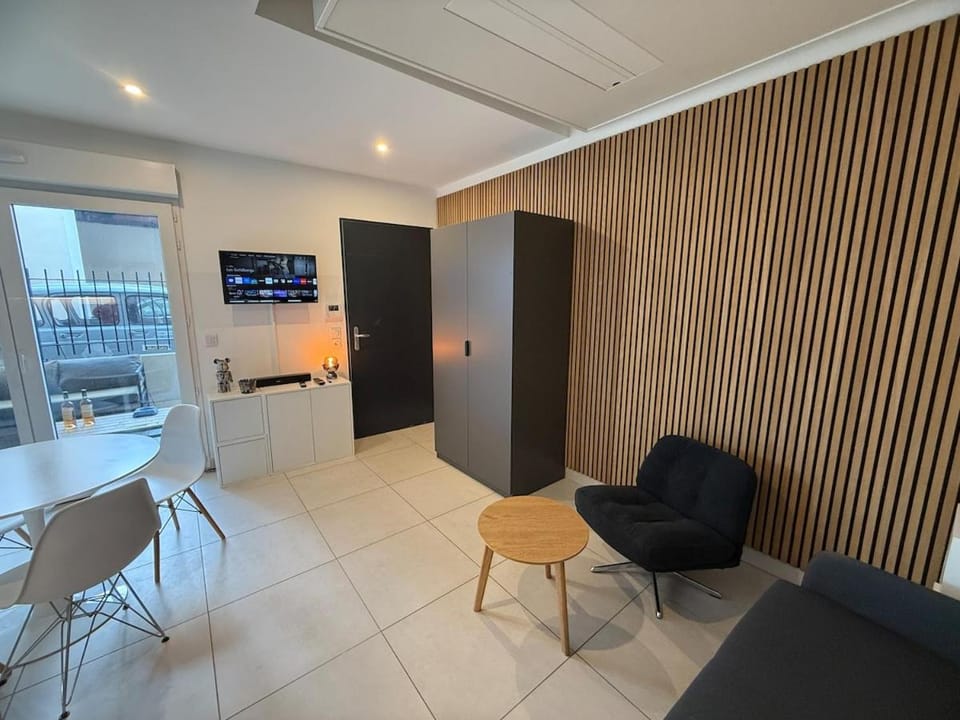 Studio moderne au cœur du 6e 8e Apartment in Marseille